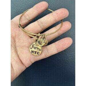 Alex And Ani Bracelet NYC Charm Dangle 2015 Brass Gold Tone New York Casual